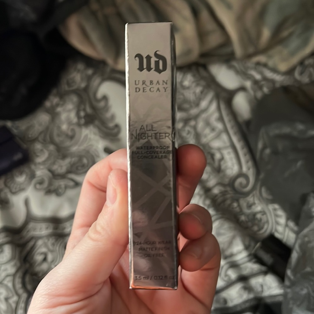 UD all nighter waterproof concealer